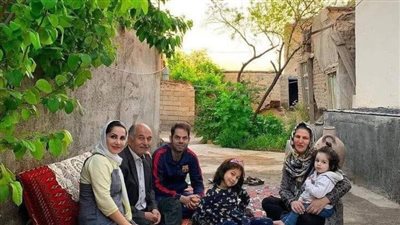 امرأة تقول : كانت عندي عائلة ابي وامي