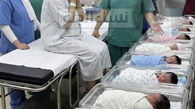 أنجبت عشرة أطفال