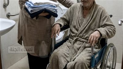 استحمّيتُ حماي المشلۏل سرًّا… لكن العلامة على جسده كشفت سرًّا دفنته طفولتي