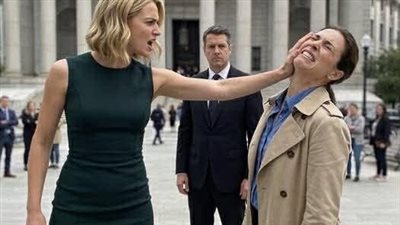 بعد أن صفعَتها أمام الجميع… عادت بثوب أسود قلب القضية رأسًا على عقب!