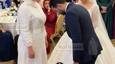 قالت عني فقيرة ومنعتني من زفافها… لكن عندما رآني العريس انحنى أمامي وانقلبت القاعة رأسًا على عقب